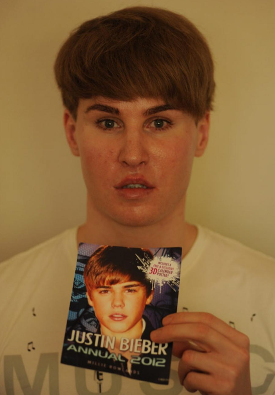 Toby Sheldon with Justin Bieber photo.png
